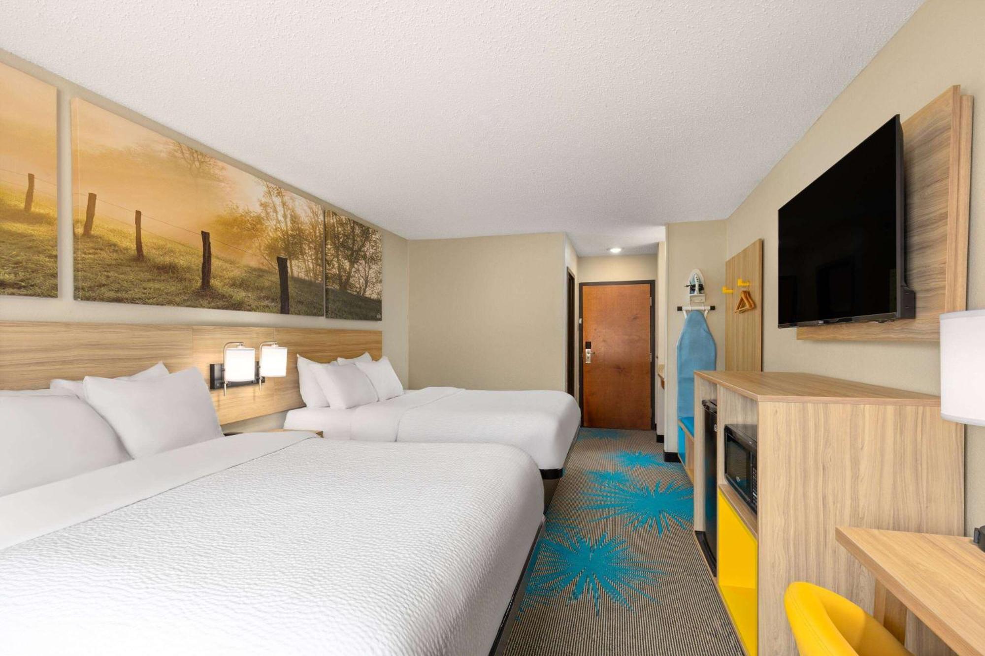 Days Inn By Wyndham Glasgow Exteriér fotografie