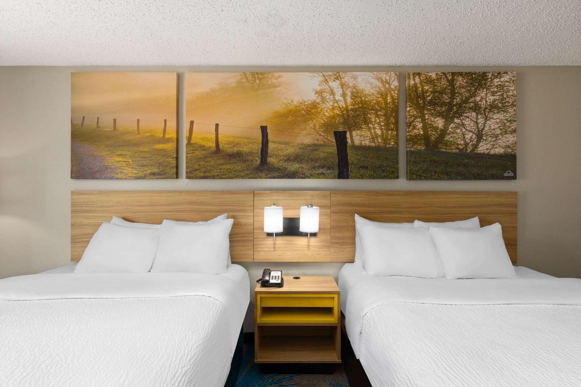 Days Inn By Wyndham Glasgow Exteriér fotografie